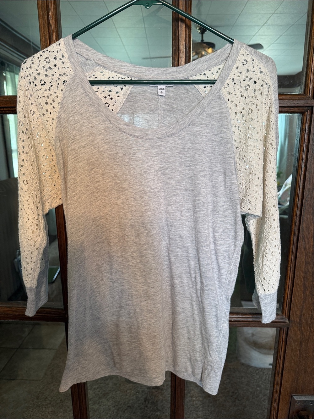 Express‎ Womens Small Heather Grey Lace Sequin Raglan 3/4 Sleeve Scoop Neck Top